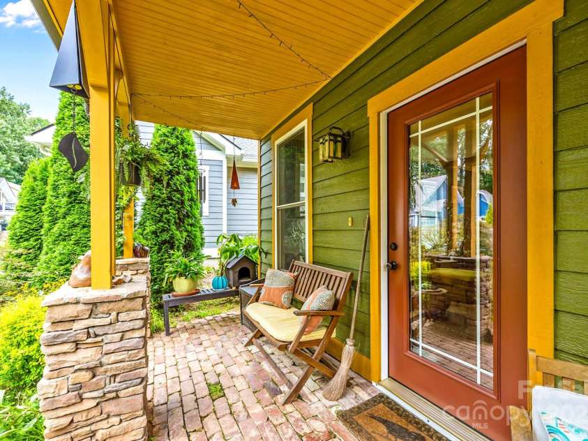 26 Destination Drive, Asheville, NC 28806.  MLS# CAR4289042, YatesRealty ID 30739. 