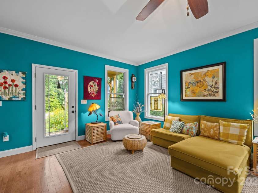 26 Destination Drive, Asheville, NC 28806.  MLS# CAR4289042, YatesRealty ID 30739. 