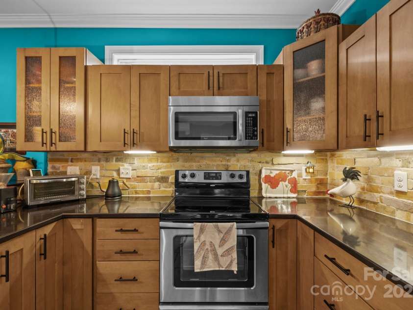 26 Destination Drive, Asheville, NC 28806.  MLS# CAR4289042, YatesRealty ID 30739. 