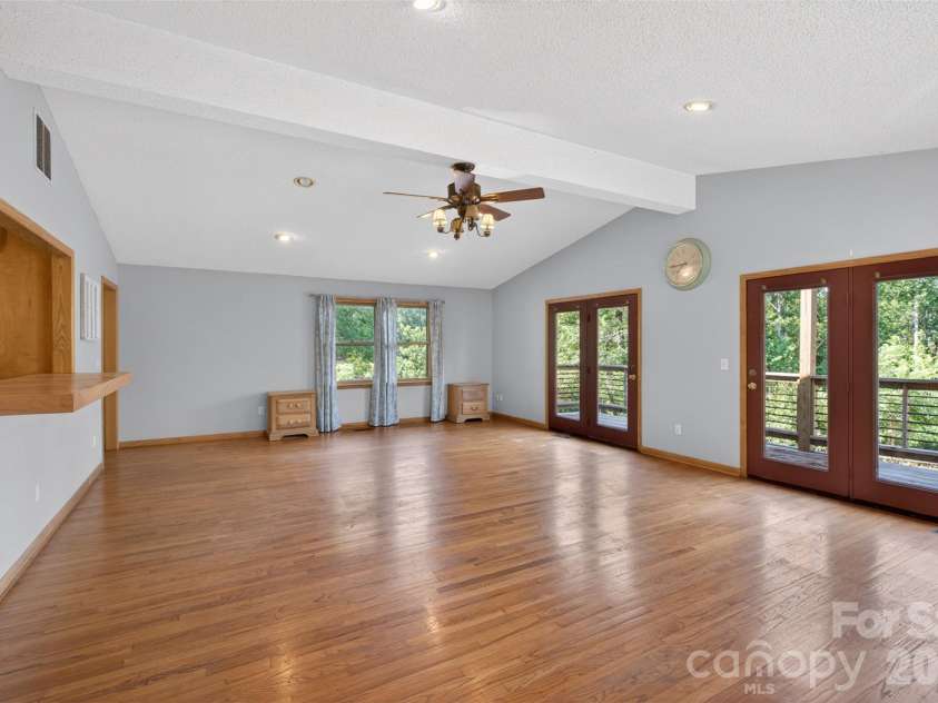 66 Misery Ridge None, Mill Spring, NC 28756.  MLS# CAR4386144, YatesRealty ID 30739. Vaulted Ceiling in Great Room.