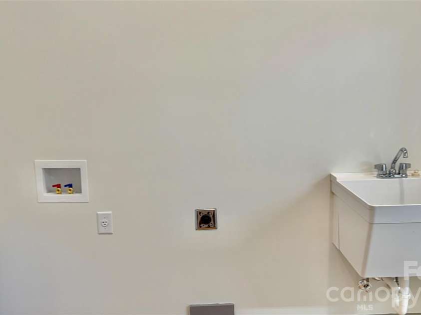 314 Gallimore Road, Brevard, NC 28712.  MLS# CAR4346862, YatesRealty ID 3074. 