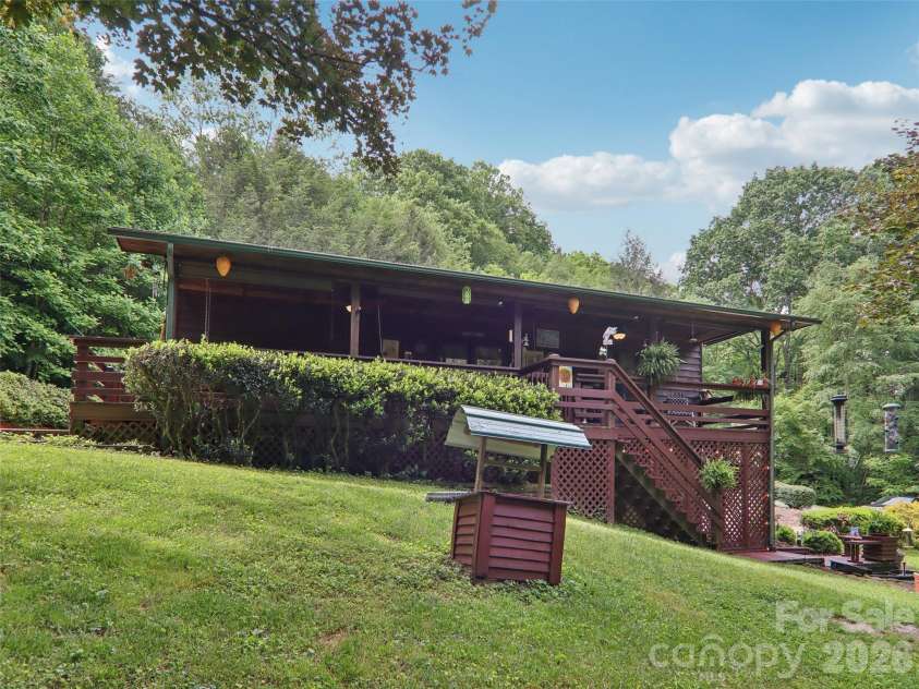 457 Shady Ridge Road, Waynesville, NC 28785.  MLS# CAR4358045, YatesRealty ID 30740. 