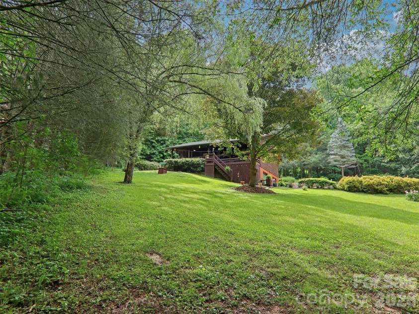 457 Shady Ridge Road, Waynesville, NC 28785.  MLS# CAR4358045, YatesRealty ID 30740. 