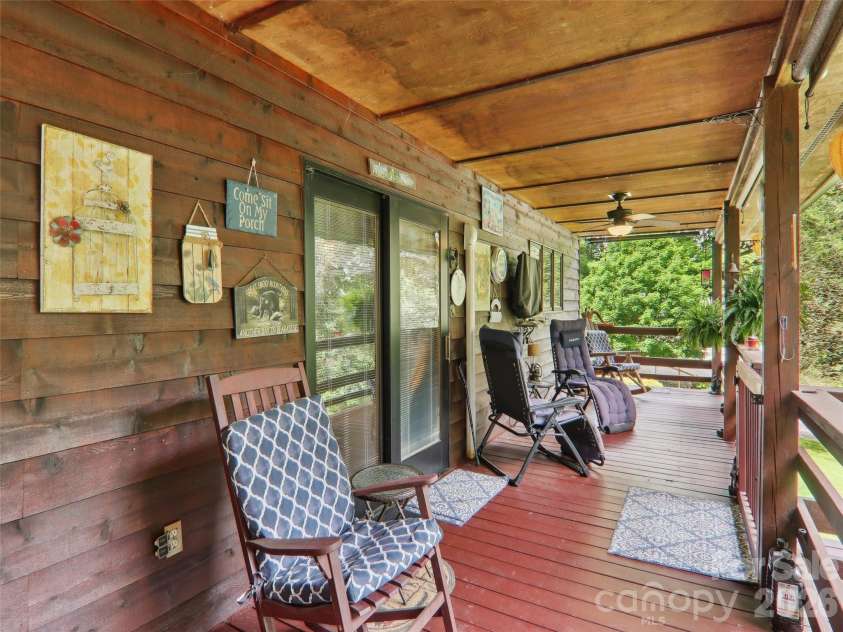 457 Shady Ridge Road, Waynesville, NC 28785.  MLS# CAR4358045, YatesRealty ID 30740. 