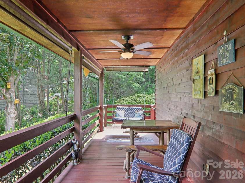 457 Shady Ridge Road, Waynesville, NC 28785.  MLS# CAR4358045, YatesRealty ID 30740. 