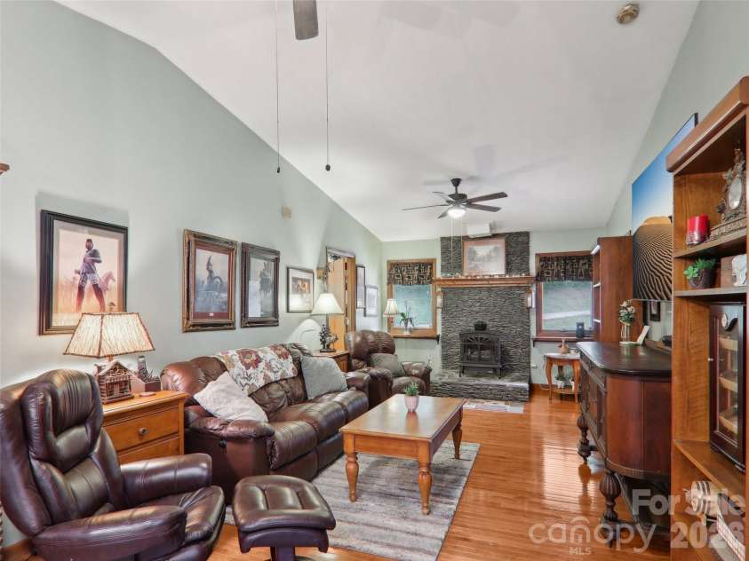 457 Shady Ridge Road, Waynesville, NC 28785.  MLS# CAR4358045, YatesRealty ID 30740. 