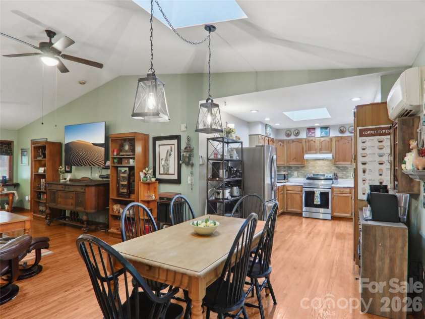 457 Shady Ridge Road, Waynesville, NC 28785.  MLS# CAR4358045, YatesRealty ID 30740. 