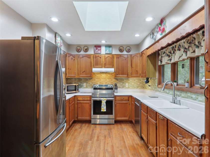 457 Shady Ridge Road, Waynesville, NC 28785.  MLS# CAR4358045, YatesRealty ID 30740. 