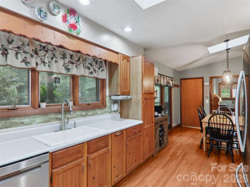 457 Shady Ridge Road, Waynesville, NC 28785.  MLS# CAR4358045, YatesRealty ID 30740. 