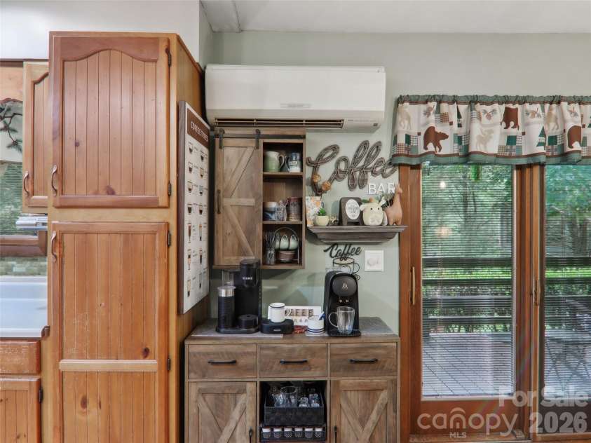 457 Shady Ridge Road, Waynesville, NC 28785.  MLS# CAR4358045, YatesRealty ID 30740. 