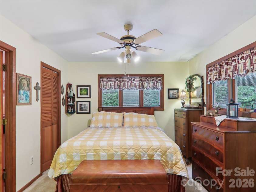 457 Shady Ridge Road, Waynesville, NC 28785.  MLS# CAR4358045, YatesRealty ID 30740. 