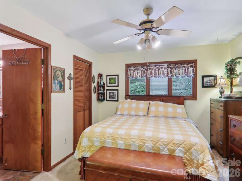 457 Shady Ridge Road, Waynesville, NC 28785.  MLS# CAR4358045, YatesRealty ID 30740. 