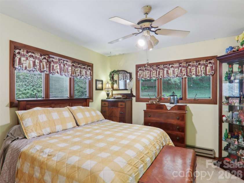457 Shady Ridge Road, Waynesville, NC 28785.  MLS# CAR4358045, YatesRealty ID 30740. 