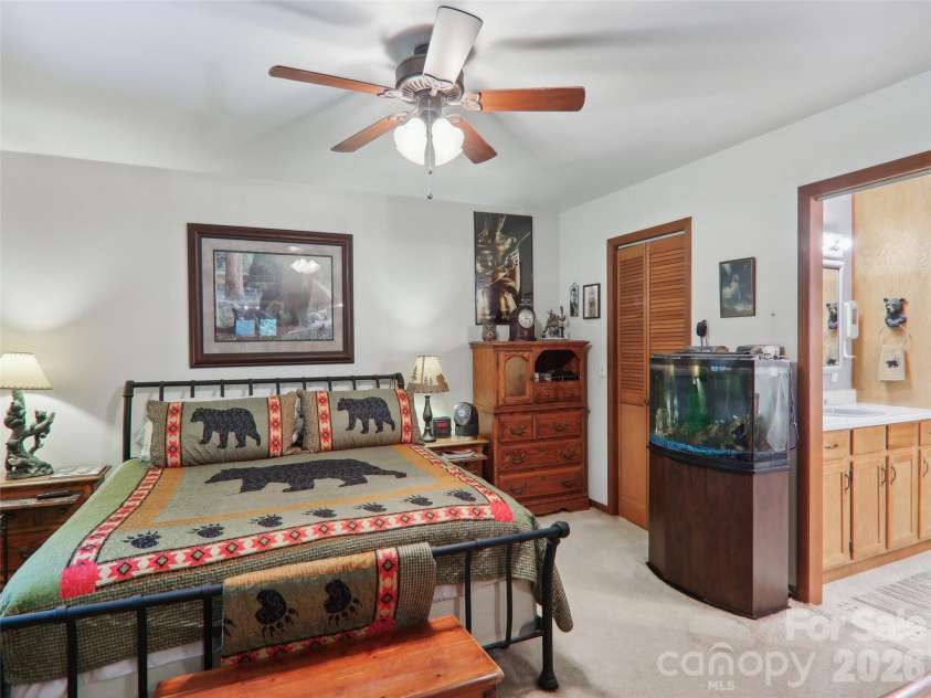 457 Shady Ridge Road, Waynesville, NC 28785.  MLS# CAR4358045, YatesRealty ID 30740. 