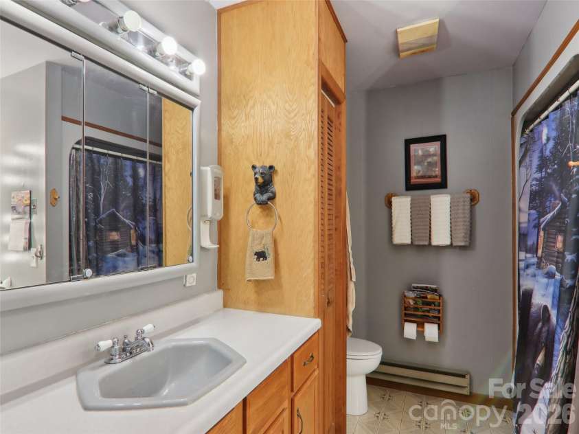 457 Shady Ridge Road, Waynesville, NC 28785.  MLS# CAR4358045, YatesRealty ID 30740. 