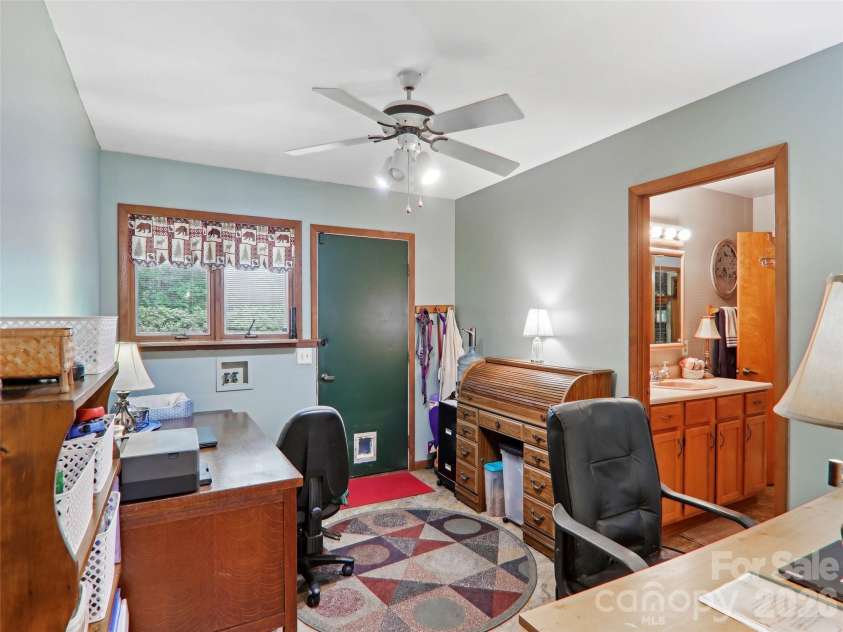 457 Shady Ridge Road, Waynesville, NC 28785.  MLS# CAR4358045, YatesRealty ID 30740. 