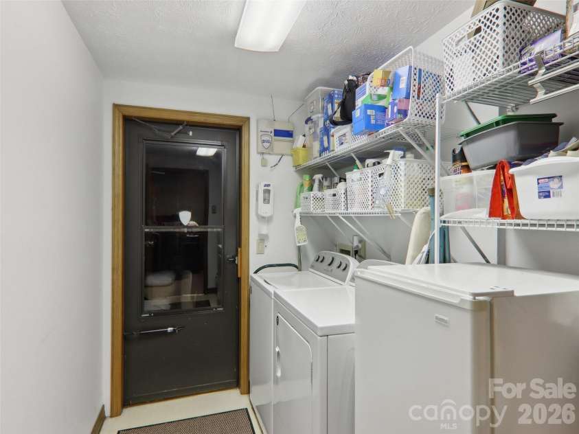 457 Shady Ridge Road, Waynesville, NC 28785.  MLS# CAR4358045, YatesRealty ID 30740. 
