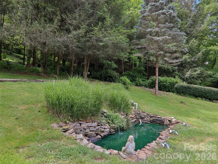 457 Shady Ridge Road, Waynesville, NC 28785.  MLS# CAR4358045, YatesRealty ID 30740. 