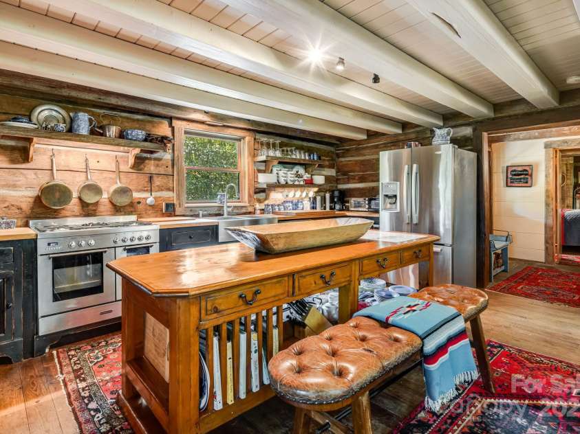 50 Mountain Top Lane, Mars Hill, NC 28754.  MLS# CAR4276175, YatesRealty ID 30742. 