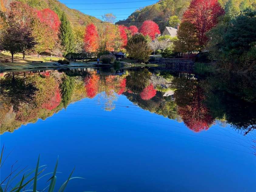 50 Mountain Top Lane, Mars Hill, NC 28754.  MLS# CAR4276175, YatesRealty ID 30742. Wolf Laurel Village Club in the Fall.