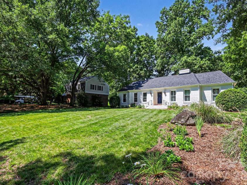6818 Candlewyck Lane, Charlotte, NC 28226.  MLS# CAR4389235, YatesRealty ID 30742. 