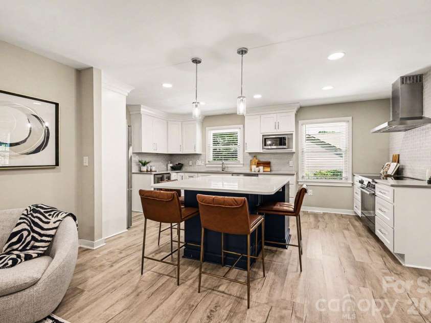 6818 Candlewyck Lane, Charlotte, NC 28226.  MLS# CAR4389235, YatesRealty ID 30742. 