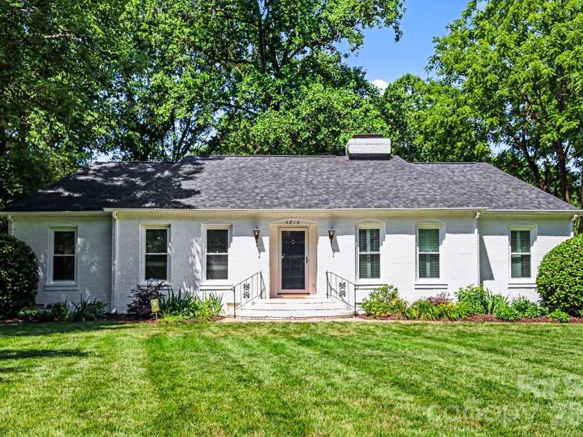 6818 Candlewyck Lane, Charlotte, NC 28226.  MLS# CAR4389235, YatesRealty ID 30742. 