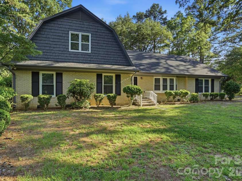 127 Forest Hills Drive, Monroe, NC 28112.  MLS# CAR4391330, YatesRealty ID 30743. 