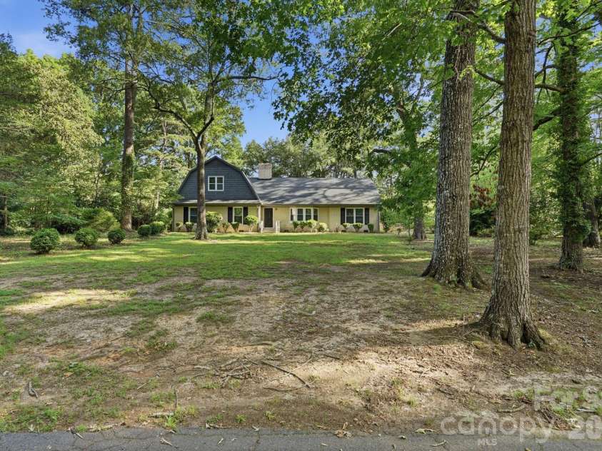 127 Forest Hills Drive, Monroe, NC 28112.  MLS# CAR4391330, YatesRealty ID 30743. 