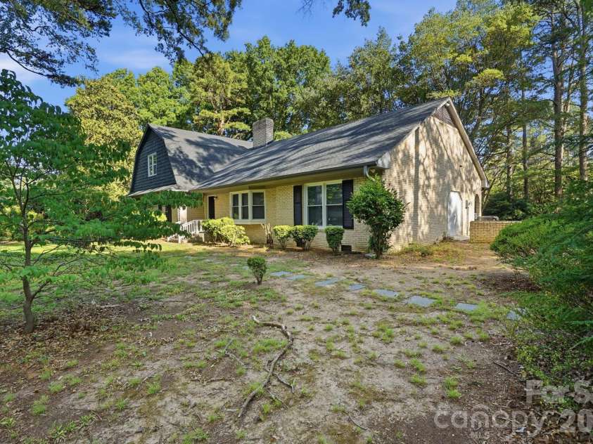 127 Forest Hills Drive, Monroe, NC 28112.  MLS# CAR4391330, YatesRealty ID 30743. 