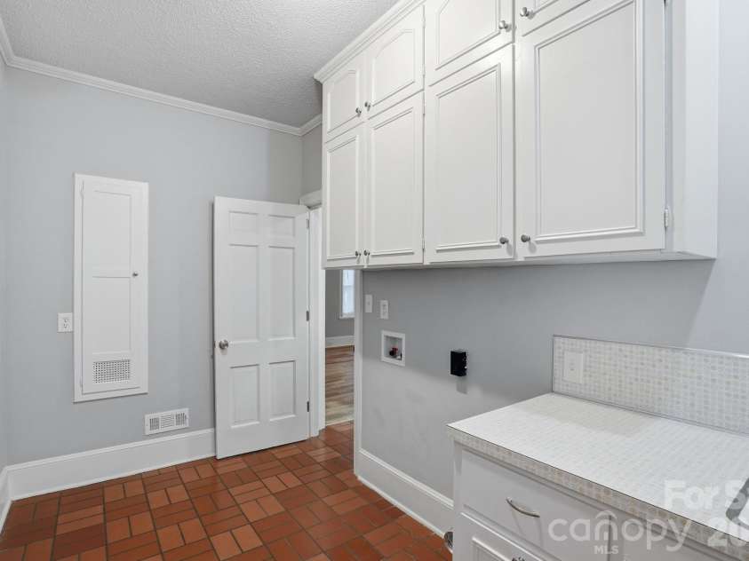 127 Forest Hills Drive, Monroe, NC 28112.  MLS# CAR4391330, YatesRealty ID 30743. 