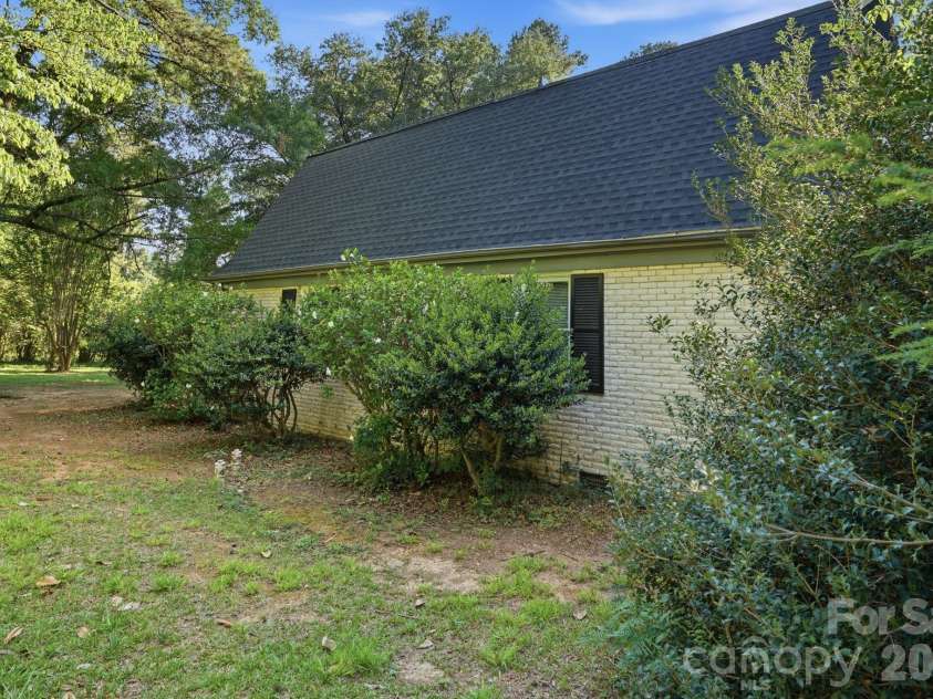 127 Forest Hills Drive, Monroe, NC 28112.  MLS# CAR4391330, YatesRealty ID 30743. 