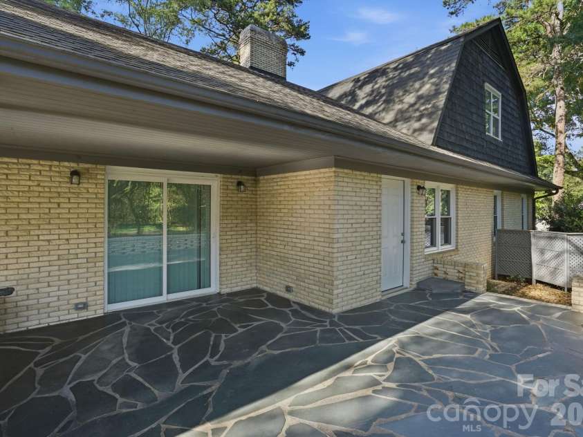 127 Forest Hills Drive, Monroe, NC 28112.  MLS# CAR4391330, YatesRealty ID 30743. 