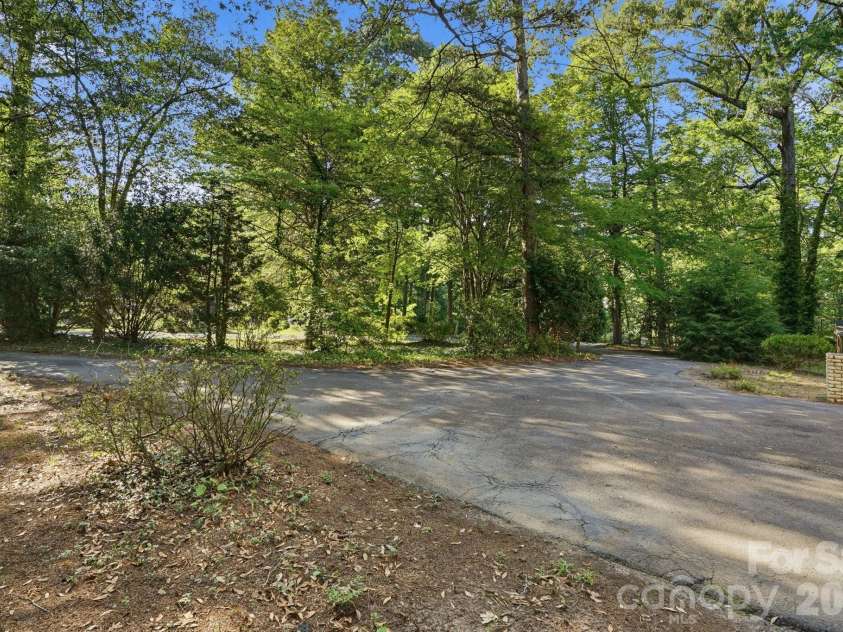 127 Forest Hills Drive, Monroe, NC 28112.  MLS# CAR4391330, YatesRealty ID 30743. 