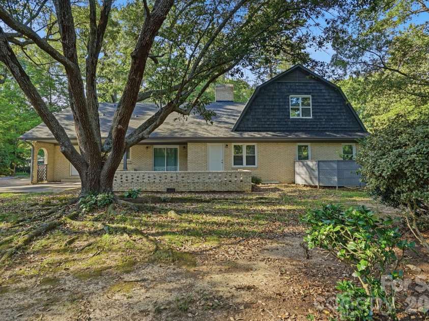 127 Forest Hills Drive, Monroe, NC 28112.  MLS# CAR4391330, YatesRealty ID 30743. 