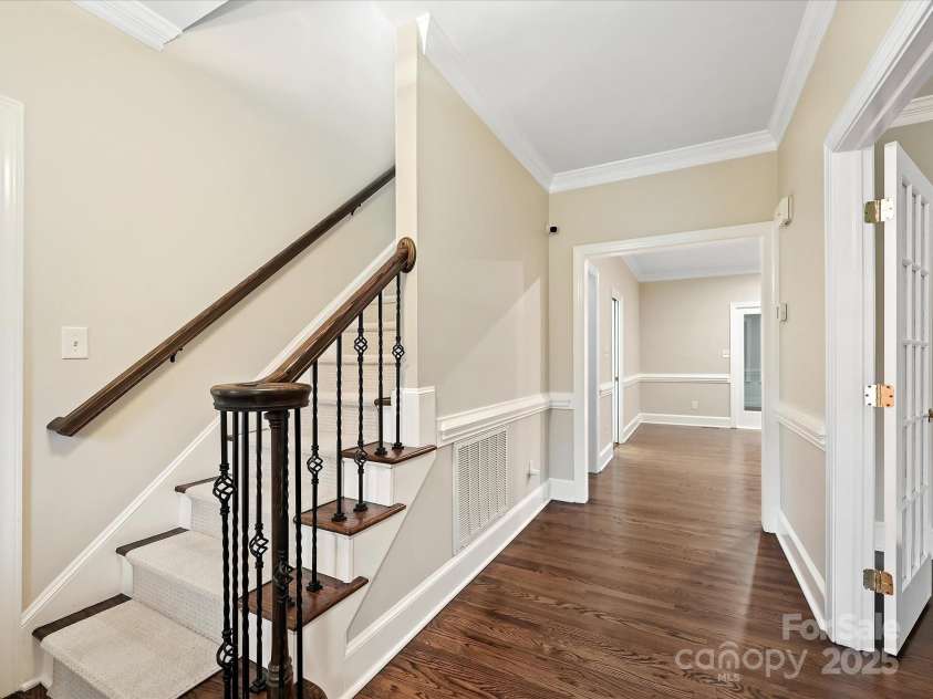 4810 Eddystone Drive, Charlotte, NC 28270.  MLS# CAR4289408, YatesRealty ID 30743. 