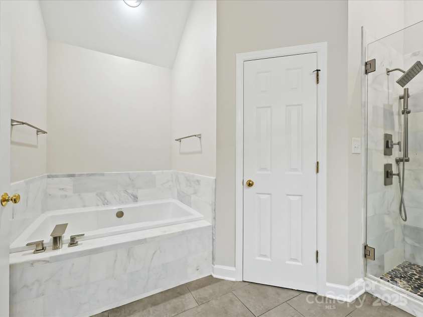 4810 Eddystone Drive, Charlotte, NC 28270.  MLS# CAR4289408, YatesRealty ID 30743. 
