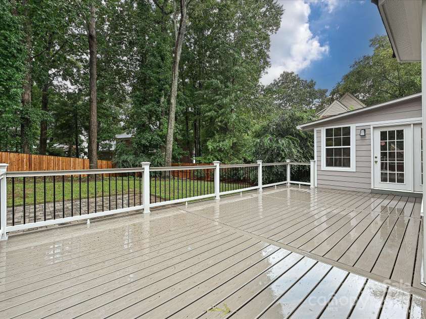4810 Eddystone Drive, Charlotte, NC 28270.  MLS# CAR4289408, YatesRealty ID 30743. 