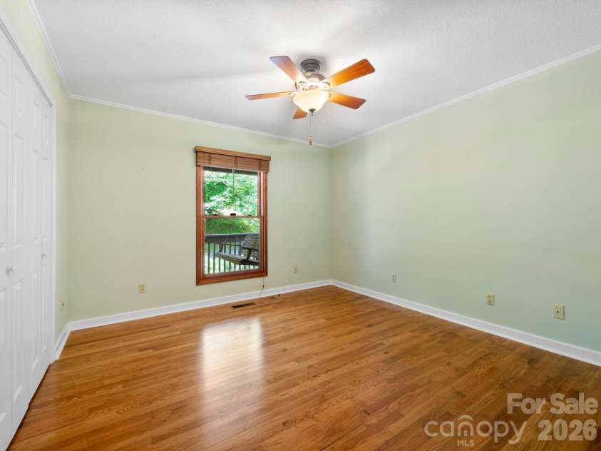 11 Robin Lane, Weaverville, NC 28787.  MLS# CAR4392260, YatesRealty ID 30744. BR 2