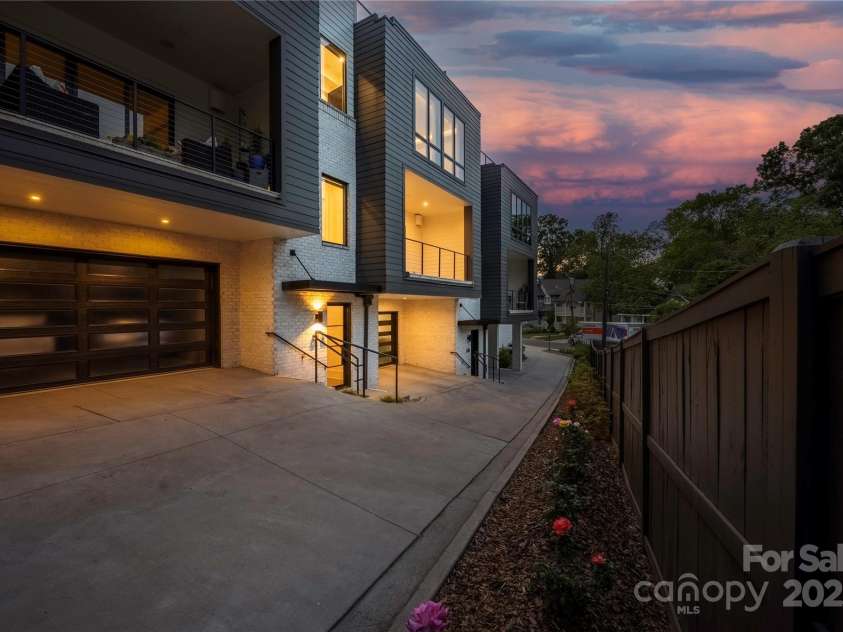 614 Queens Road, Charlotte, NC 28207.  MLS# CAR4252364, YatesRealty ID 30744. 