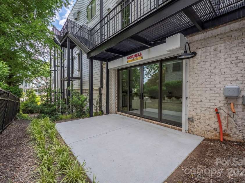 614 Queens Road, Charlotte, NC 28207.  MLS# CAR4252364, YatesRealty ID 30744. 