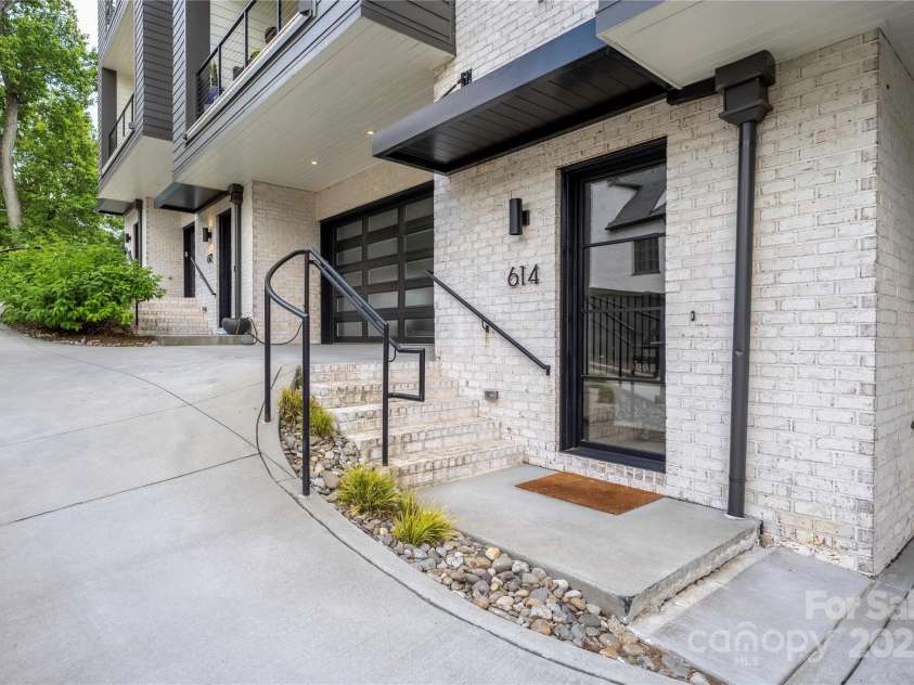 614 Queens Road, Charlotte, NC 28207.  MLS# CAR4252364, YatesRealty ID 30744. 