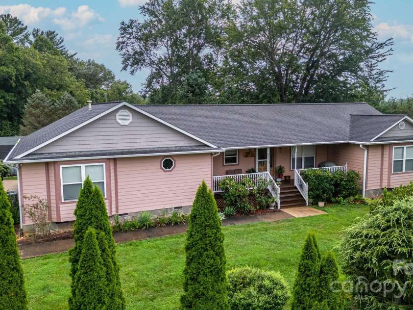 40 Collins Road, Marshall, NC 28753.  MLS# CAR4283307, YatesRealty ID 30745. 