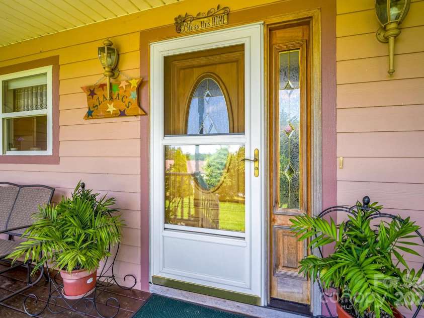 40 Collins Road, Marshall, NC 28753.  MLS# CAR4283307, YatesRealty ID 30745. 