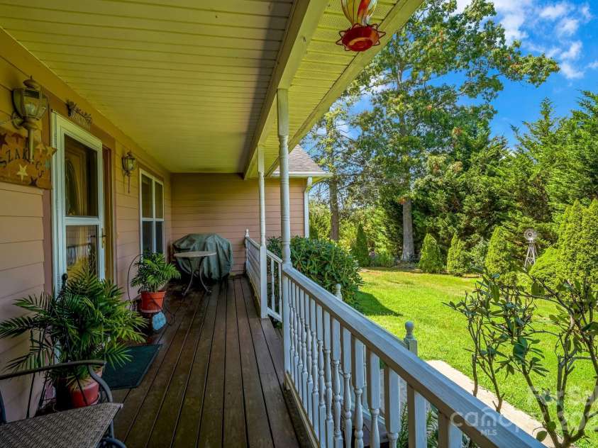 40 Collins Road, Marshall, NC 28753.  MLS# CAR4283307, YatesRealty ID 30745. 