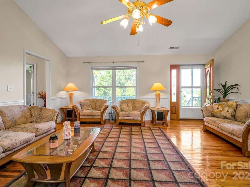 40 Collins Road, Marshall, NC 28753.  MLS# CAR4283307, YatesRealty ID 30745. 