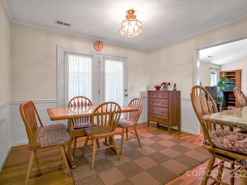 40 Collins Road, Marshall, NC 28753.  MLS# CAR4283307, YatesRealty ID 30745. 