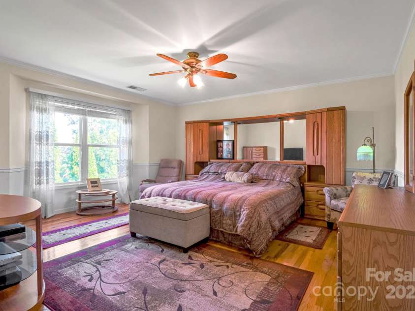 40 Collins Road, Marshall, NC 28753.  MLS# CAR4283307, YatesRealty ID 30745. 