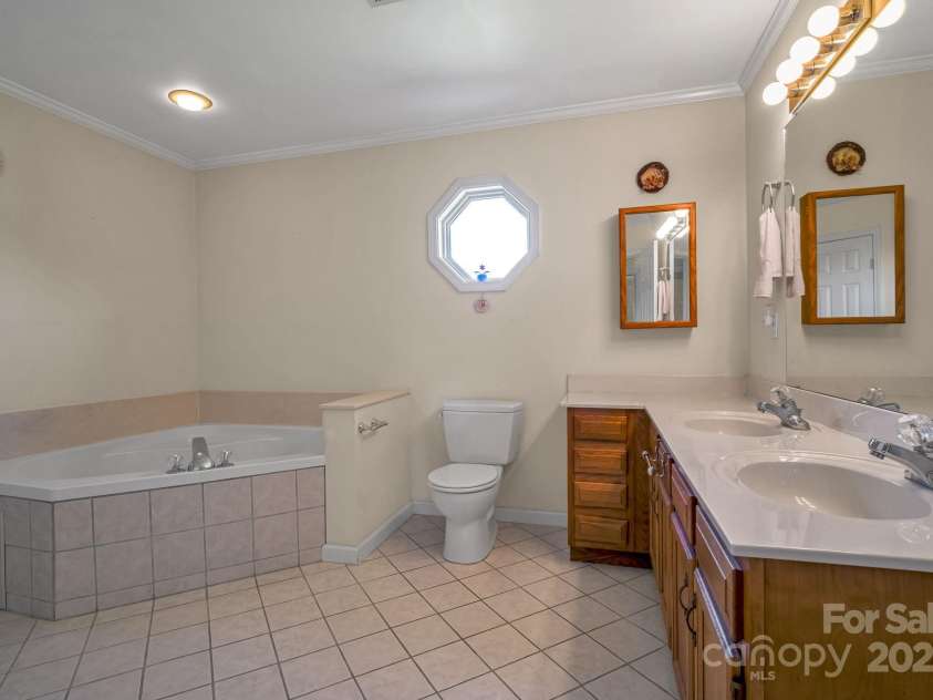 40 Collins Road, Marshall, NC 28753.  MLS# CAR4283307, YatesRealty ID 30745. 