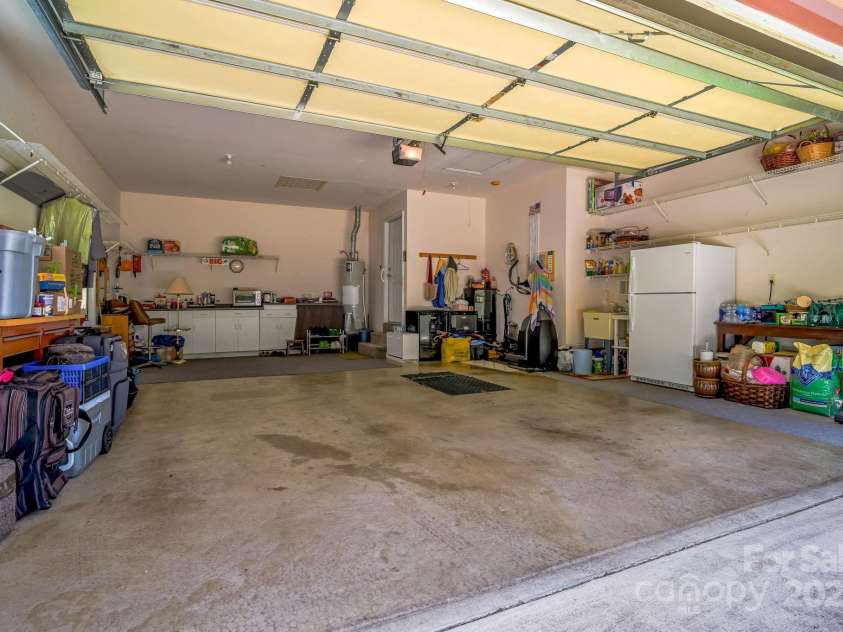 40 Collins Road, Marshall, NC 28753.  MLS# CAR4283307, YatesRealty ID 30745. 